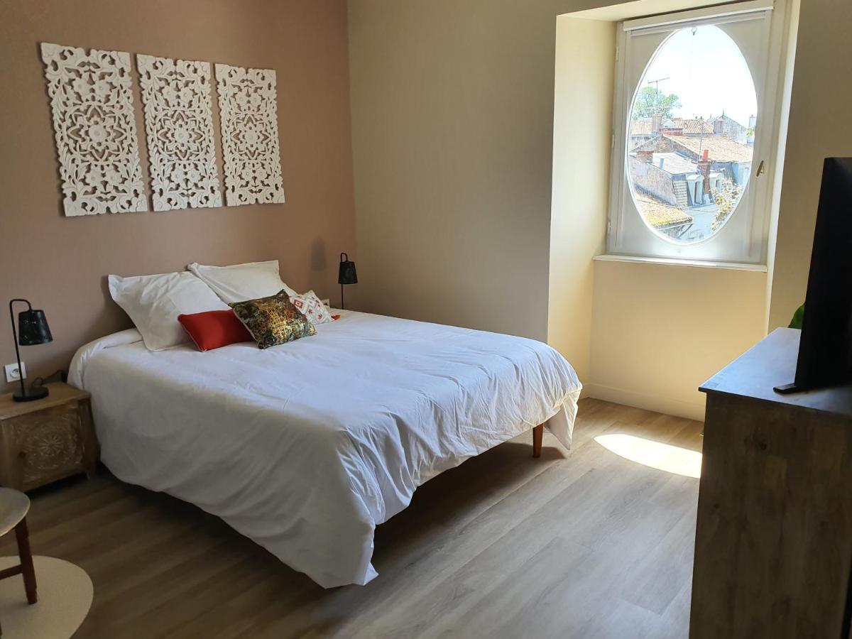 Bed and Breakfast Les 5 Escales Parthenay Exterior foto