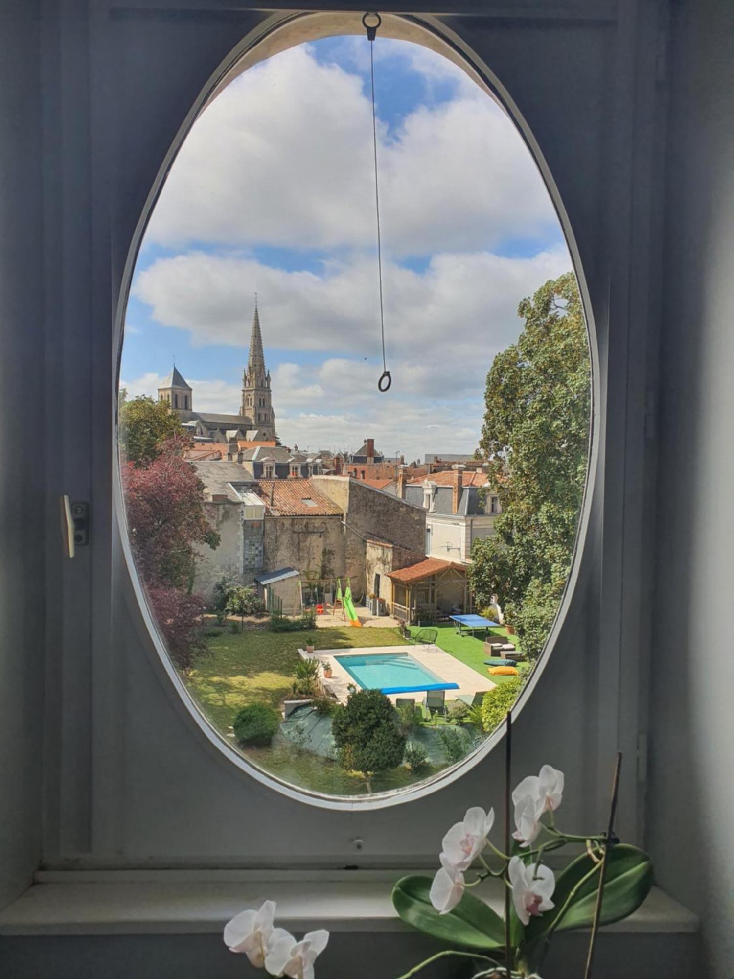 Bed and Breakfast Les 5 Escales Parthenay Habitación foto