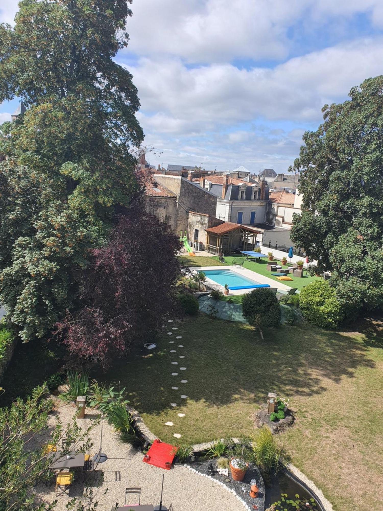 Bed and Breakfast Les 5 Escales Parthenay Habitación foto